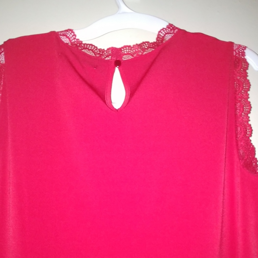 Red top - Picture 2 of 2